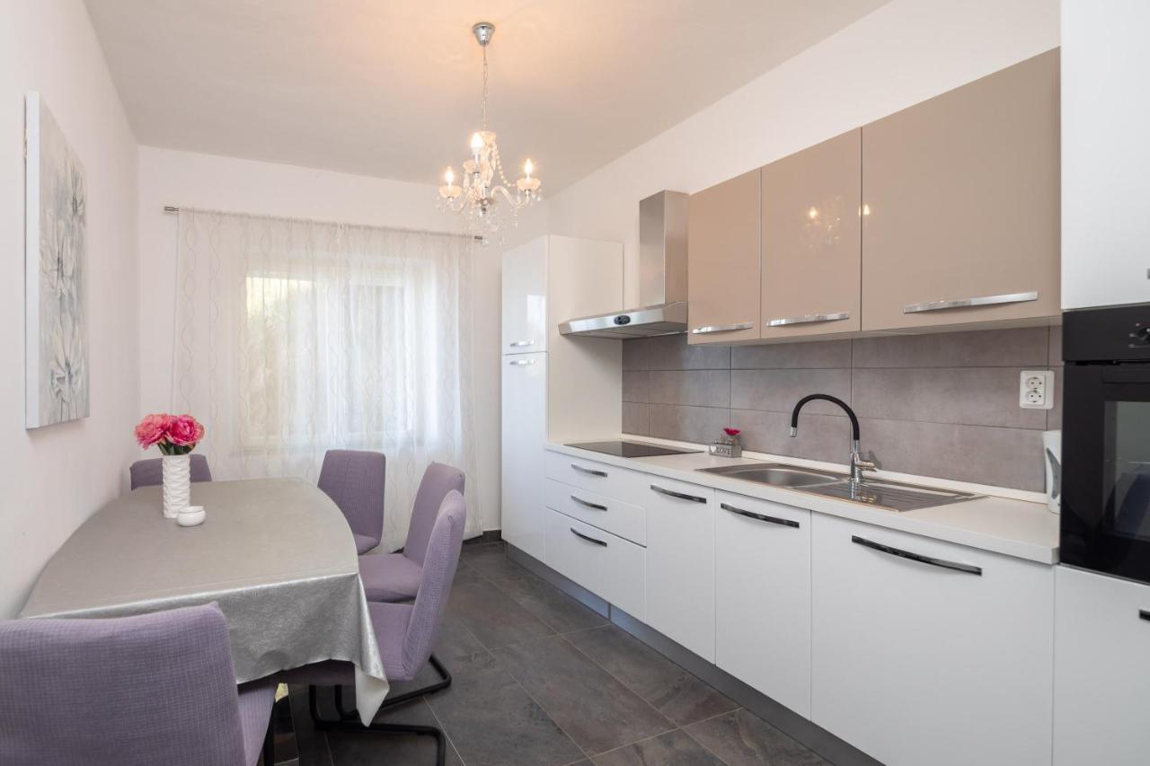 Sky Way Apartments Dugi Rat Zewnętrze zdjęcie