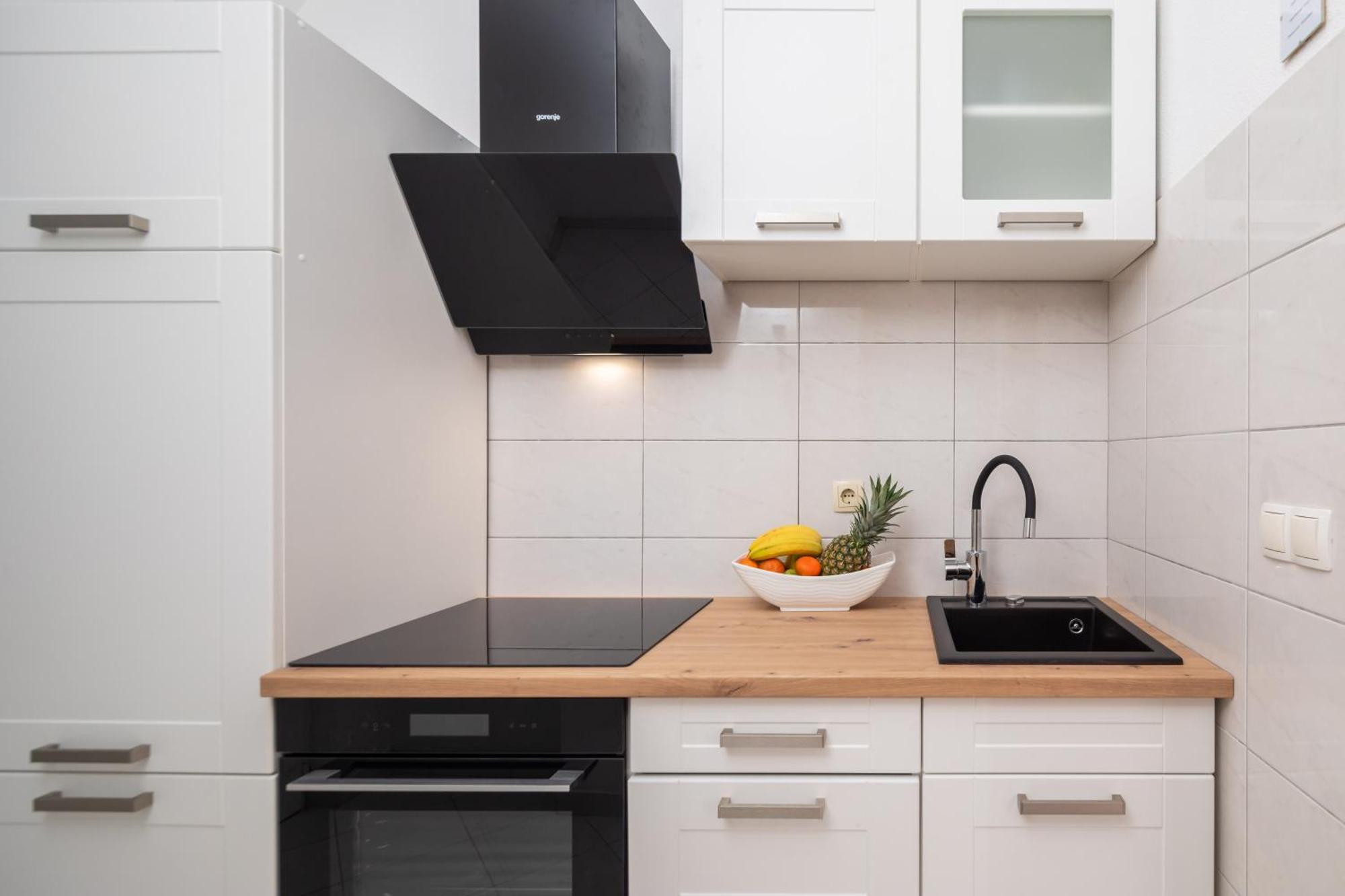 Sky Way Apartments Dugi Rat Zewnętrze zdjęcie