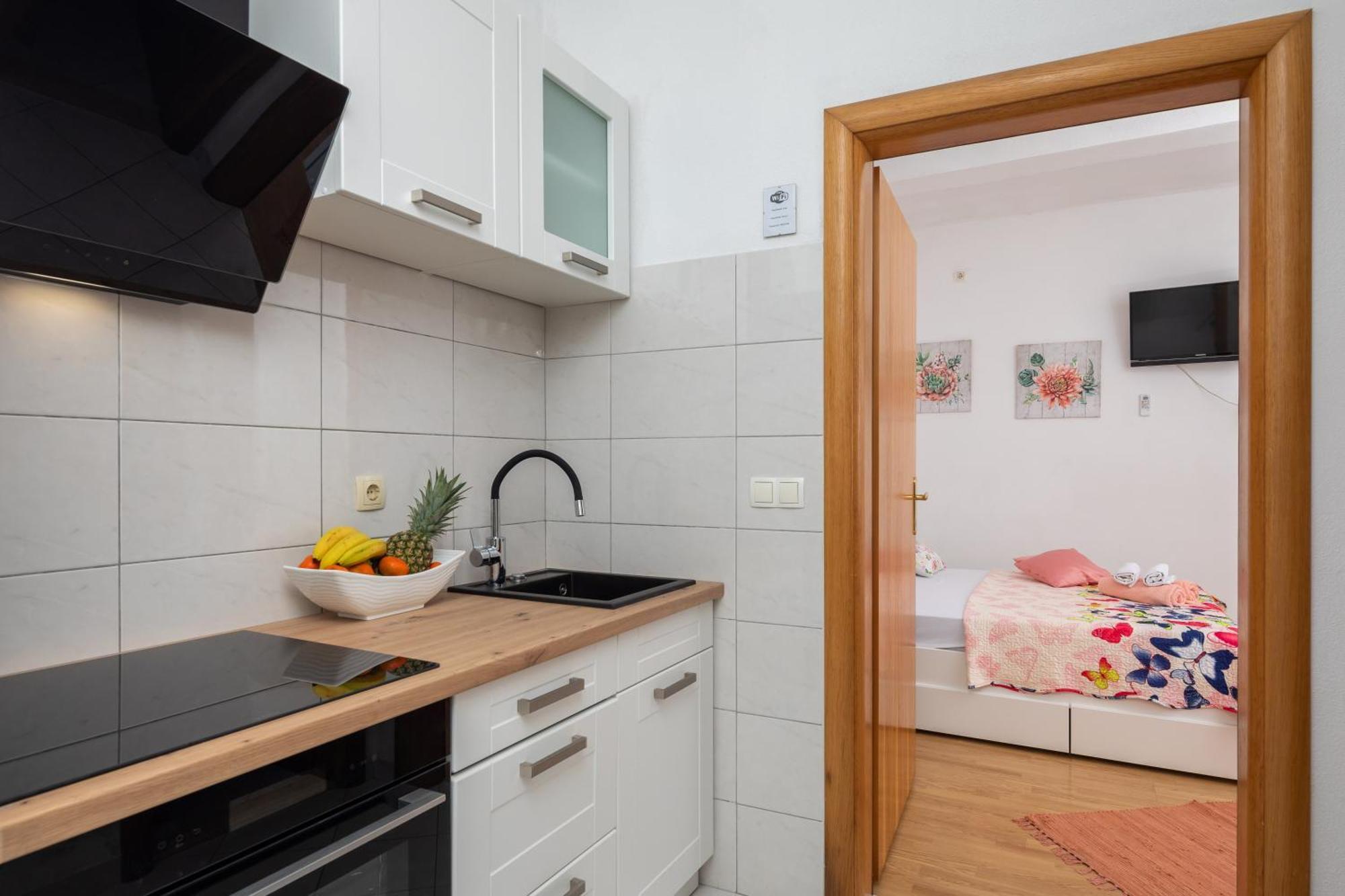 Sky Way Apartments Dugi Rat Zewnętrze zdjęcie